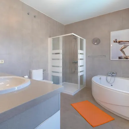 Lanzahost Jaba Villa *